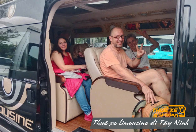 Private tourist vehicle rental in Ho Chi Minh City