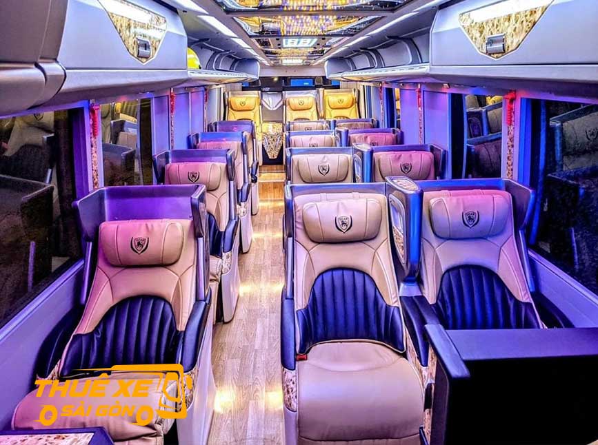 Nội thất sang trong của limo 16 chỗ