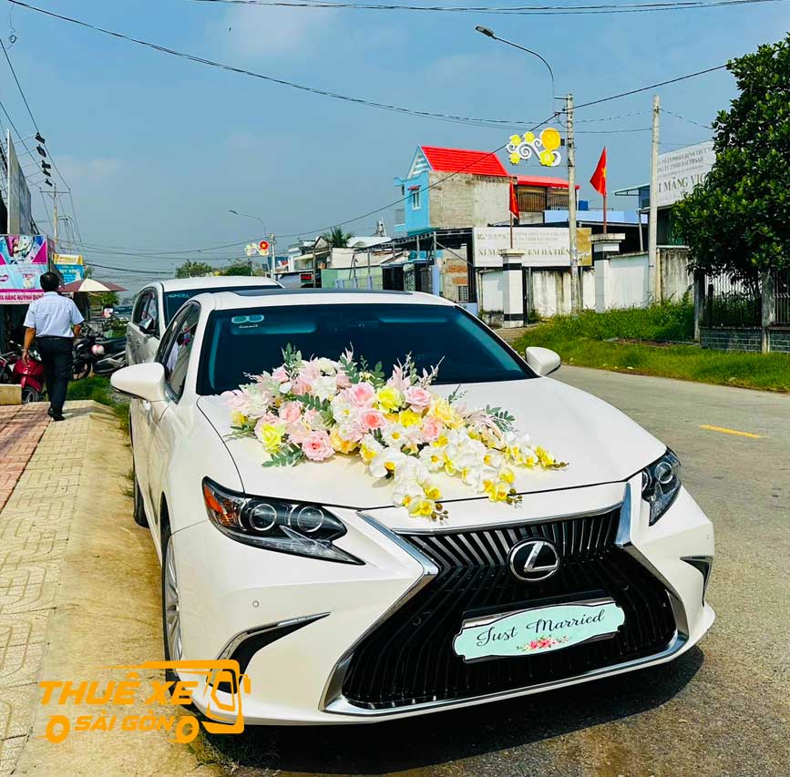 Xe cưới Lexus trong ngày đưa dâu