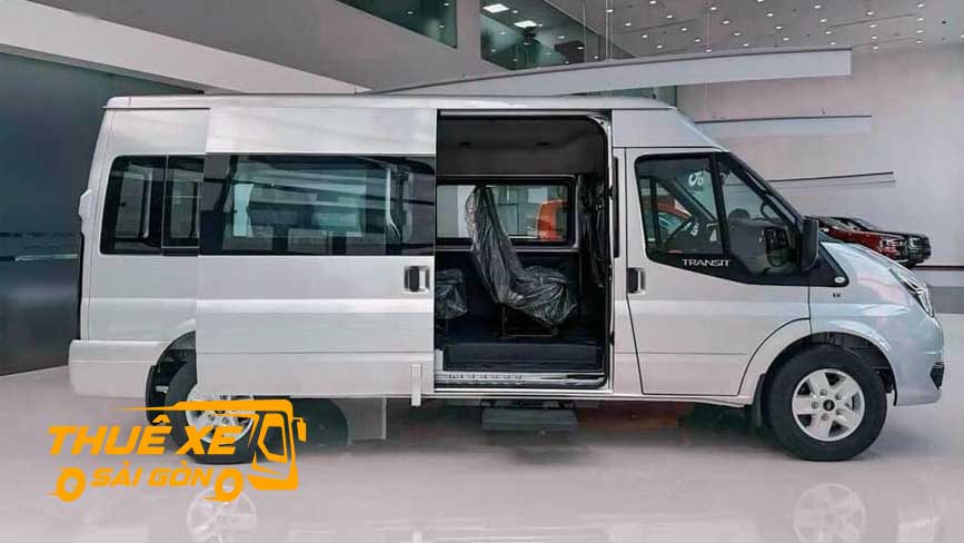 Ford Transit với vẻ ngoài thanh lịch 