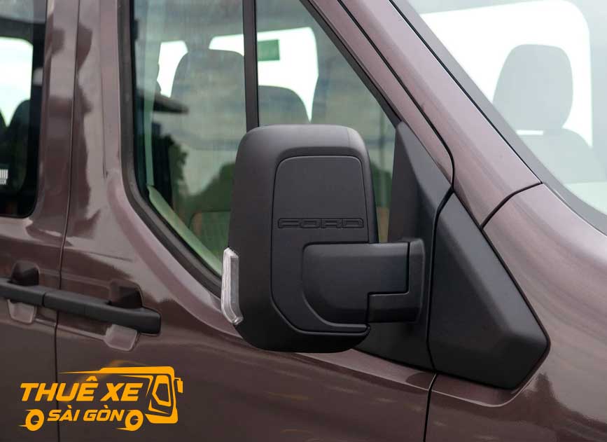 Gương điện của xe Ford Transit 2024