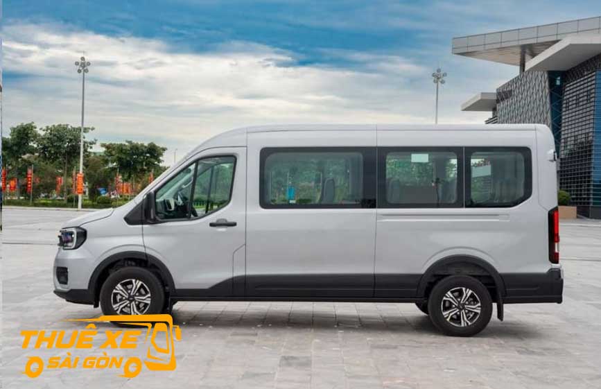 Mẩu xe cơ bản của Ford Transit 16 chỗ 2024