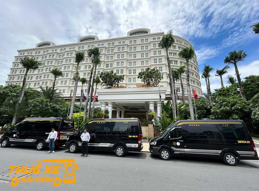 Các dòng xe limousine 9 chỗ 