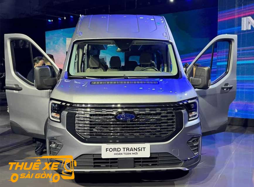 Ford Transit mẩu 2024 