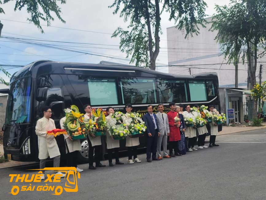 Đặt xe limousine cùng Thuê xe Sài Gòn