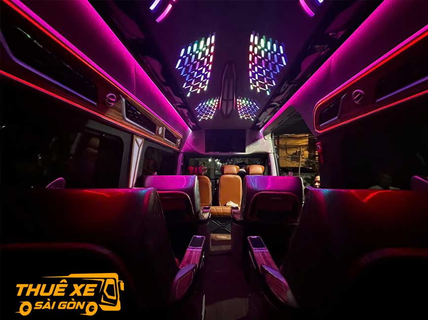 Dòng xe limousine 9 chỗ thượng đỉnh 2024