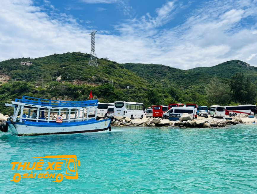 Đặt xe đi Xuyên Việt giá rẻ cùng Thuê Xe Sài Gòn