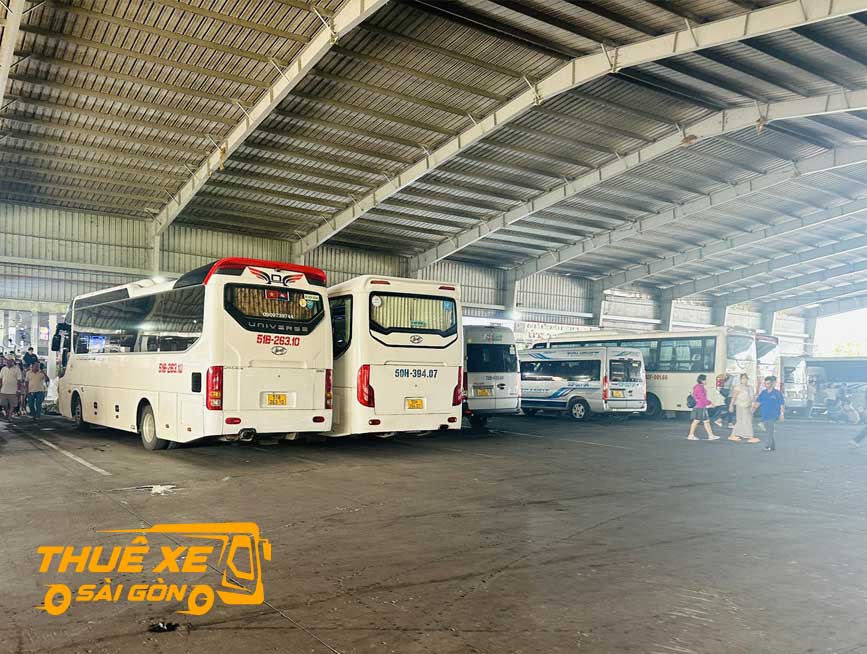 Khách ghé trạm dừng chân Út Thẳng - Lai vung