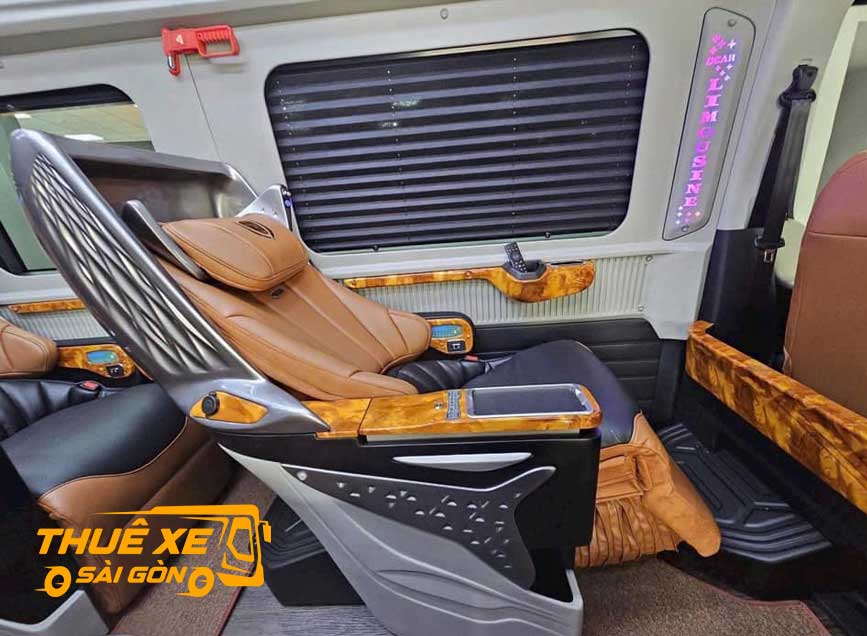 Xe limousine cao cấp phục vụ đoàn đi Nhơn Trạch