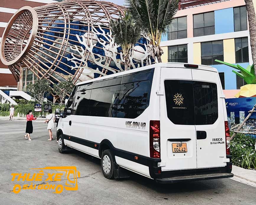 Xe 16 chỗ tham quan thành phố Nha Trang