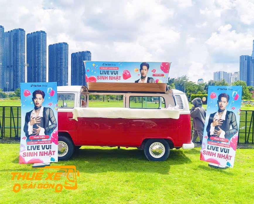 Triễn làm sự kiện ngoài trời với xe Kombi