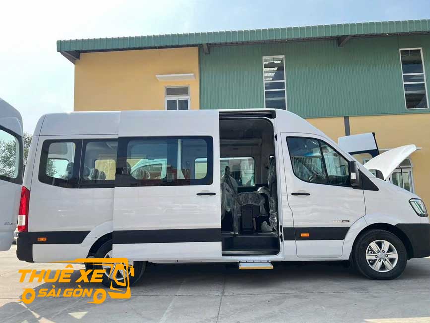 Các dòng xe đời mới phục vụ quý khách đi Giồng Trôm