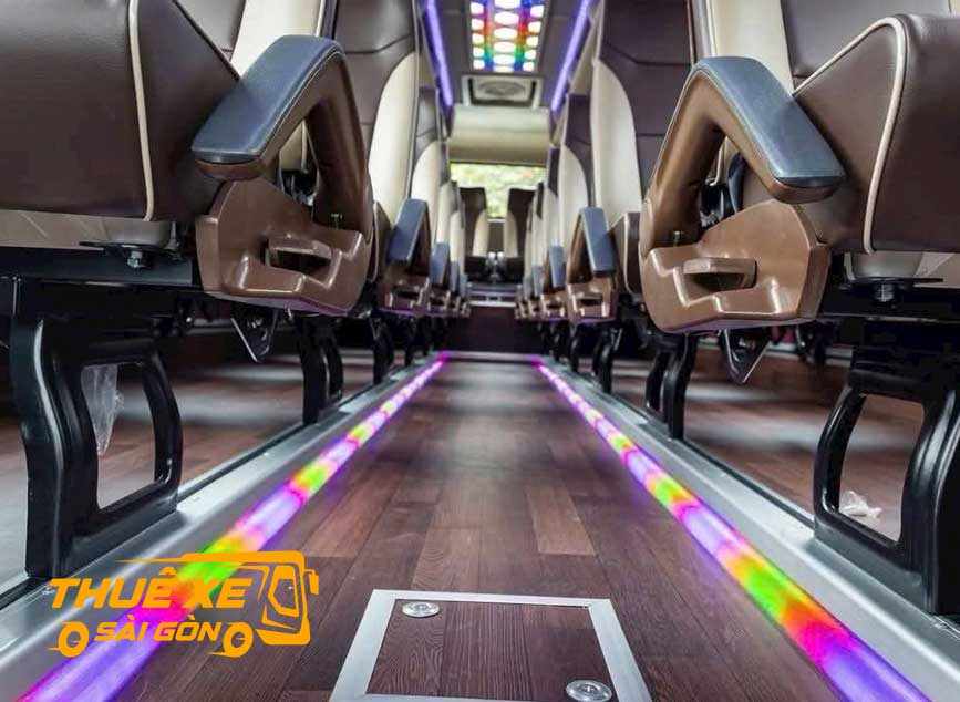 Xe đời mới - hiện đại phục vụ đi Bến Cát