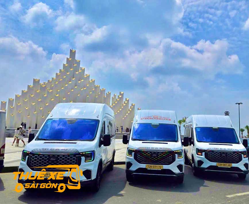 Xe 16 chỗ đời mới trong đội xe Thuê Xe Sài Gòn