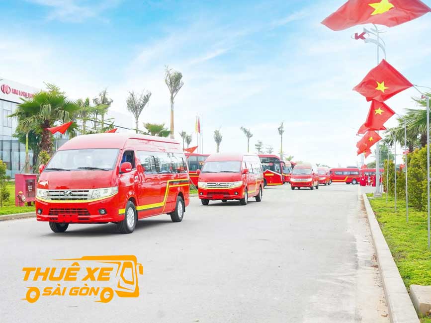 Dòng xe 16 chỗ Kim Long đang được làm các đội xe trung chuyển trong thành phố