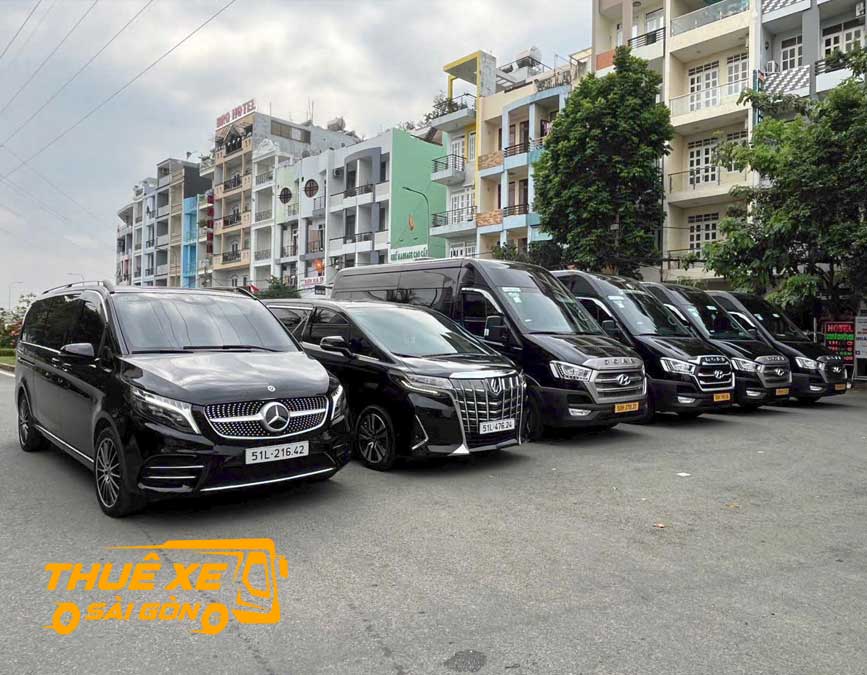 Dòng xe VIP V250 bên các xe sang