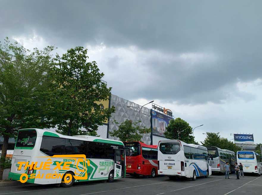 Xe 29 chỗ đưa rước sân bay Tân Sơn Nhất