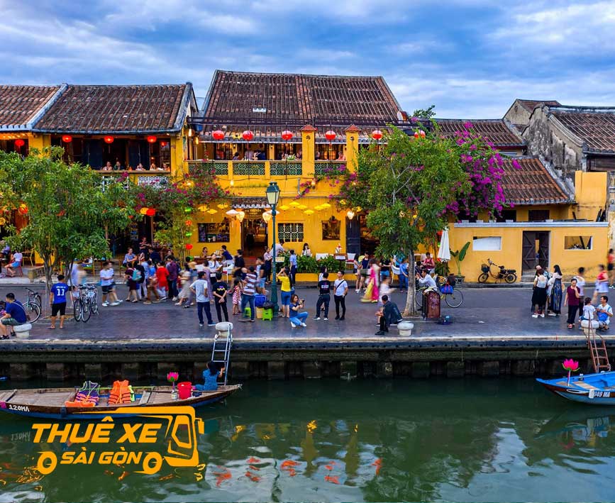 Cho thuê xe đi phố cổ Hội An