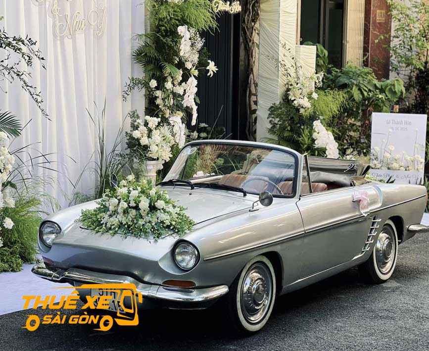 Xe rước dâu màu bạc