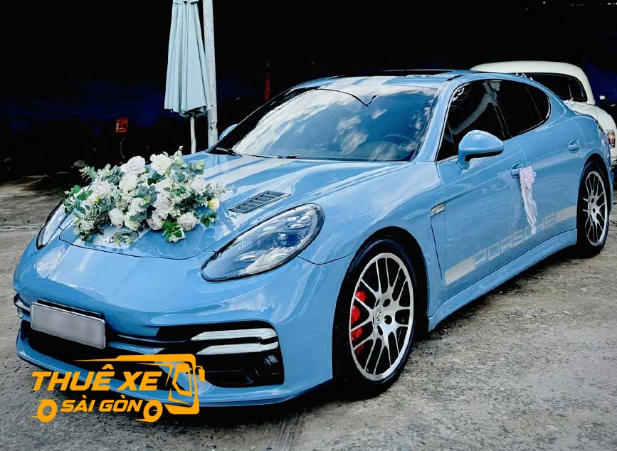 Xe cưới màu xanh hiện đại - không đụng hàng