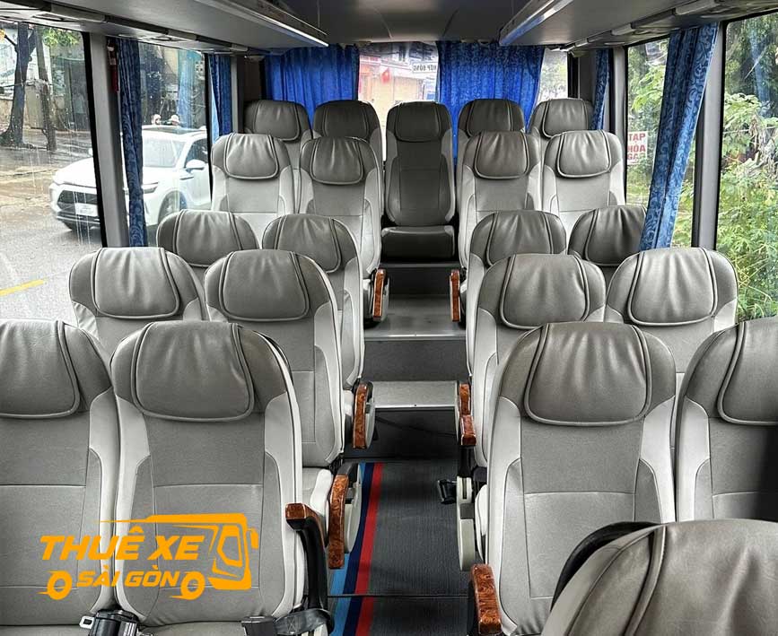 Nội thất của xe 29 chỗ đời cũ