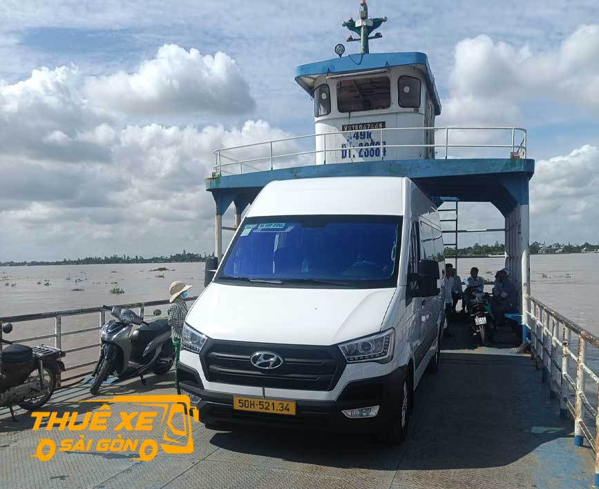 Chọn thuê xe 16 chỗ vào ngày thấp điểm