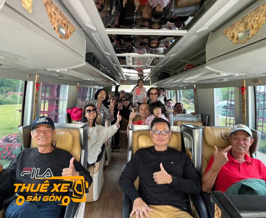 Giá thuê xe Limousine phụ thuộc vào loại xe và số chỗ ngồi