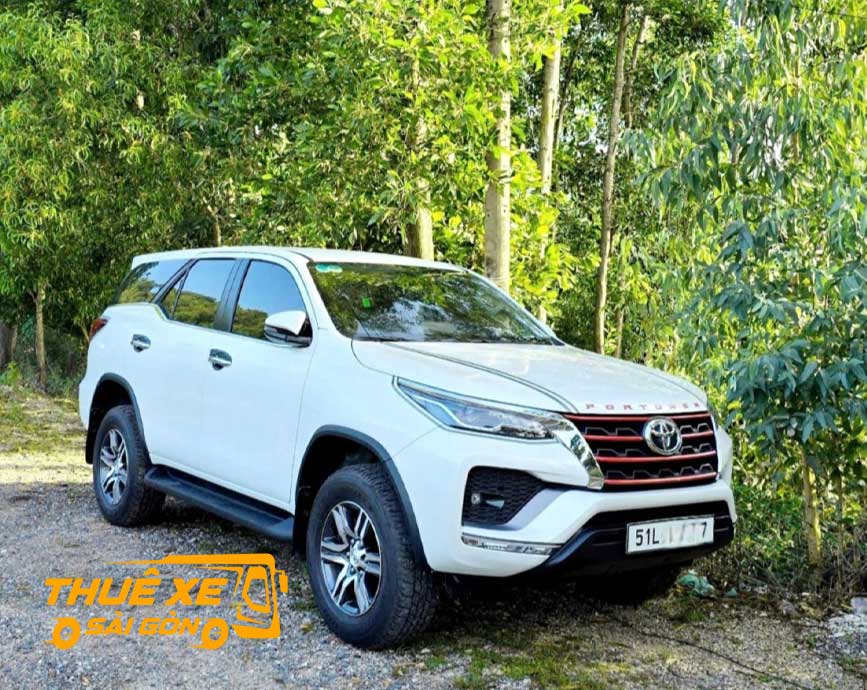 Toyota Fortuner gầm cao - máy khỏe