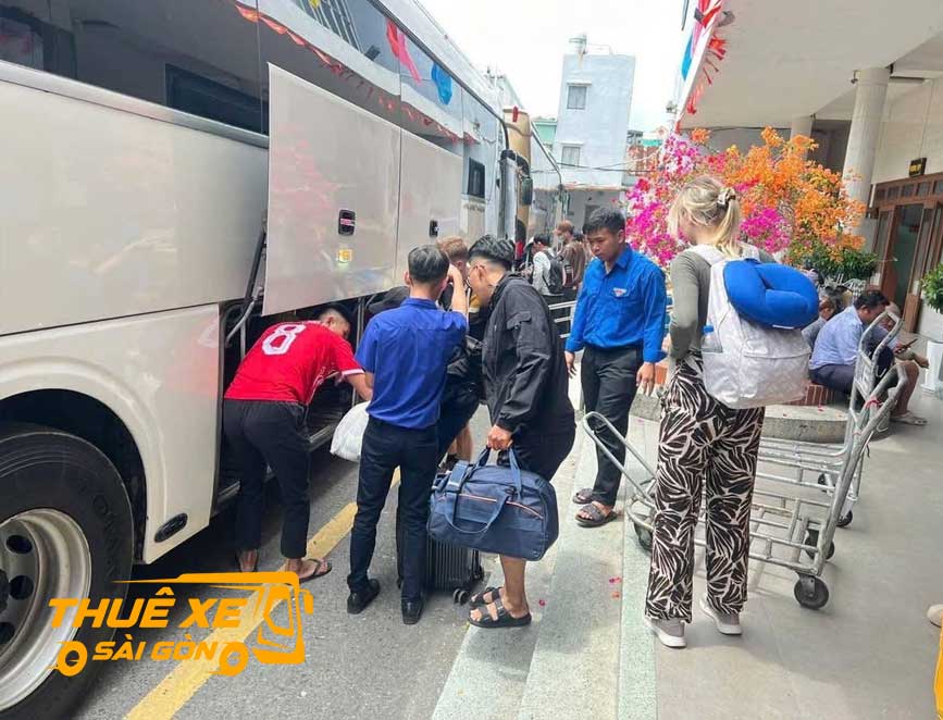 Giá thuê xe du lịch sẽ tăng do xăng dầu