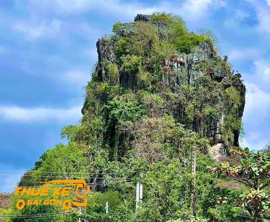 Thạch Động Thôn Vân