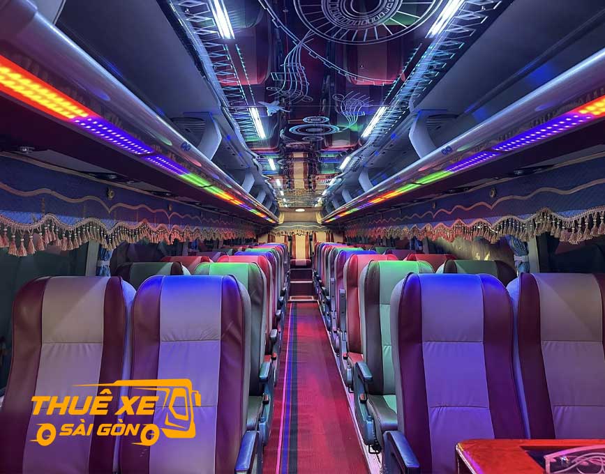 Nội rất rộng rãi cho đoàn đông