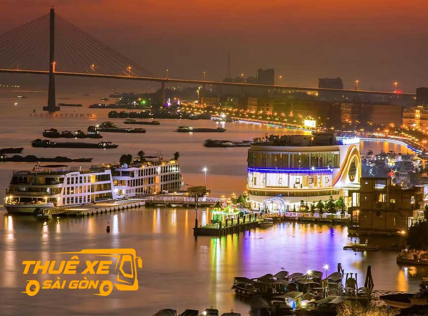 Bến tàu Mỹ Tho lung linh trong đêm