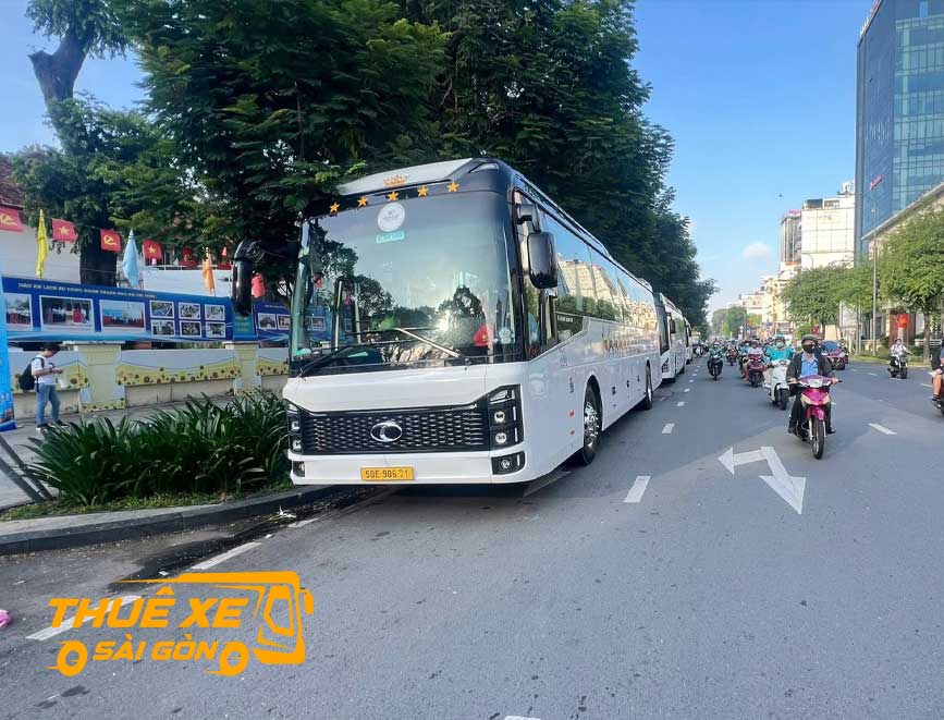 Thuê xe 45 chỗ Thaco tại TPHCM