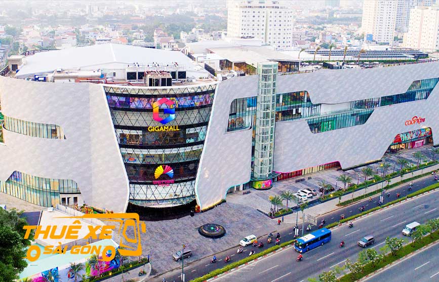 Trung tâm thương mại tiện nghi gần sân bay