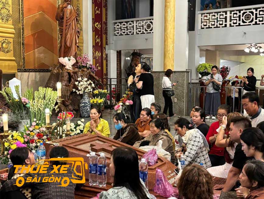 Cho thuê xe đi hành hương Cha Diệp